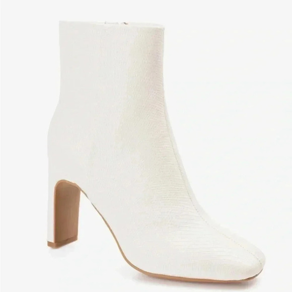 Journee Collection Sarla Bootie 8 - Picture 11 of 13